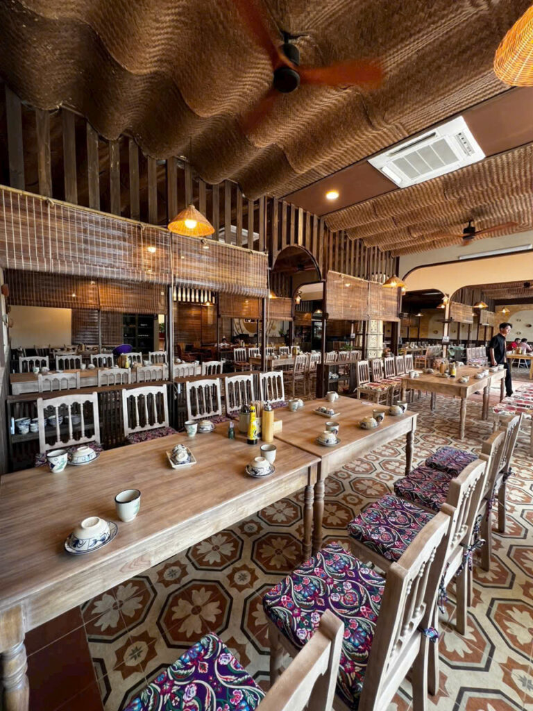 Cơm Niêu Phan Thiết – 1 Hương Vị Truyền Thống Cho Ngày Đầu Kết Thúc Xuân 3 Thưởng Thức Cơm Niêu – Khởi Đầu Một Năm Mới Trọn Vẹn