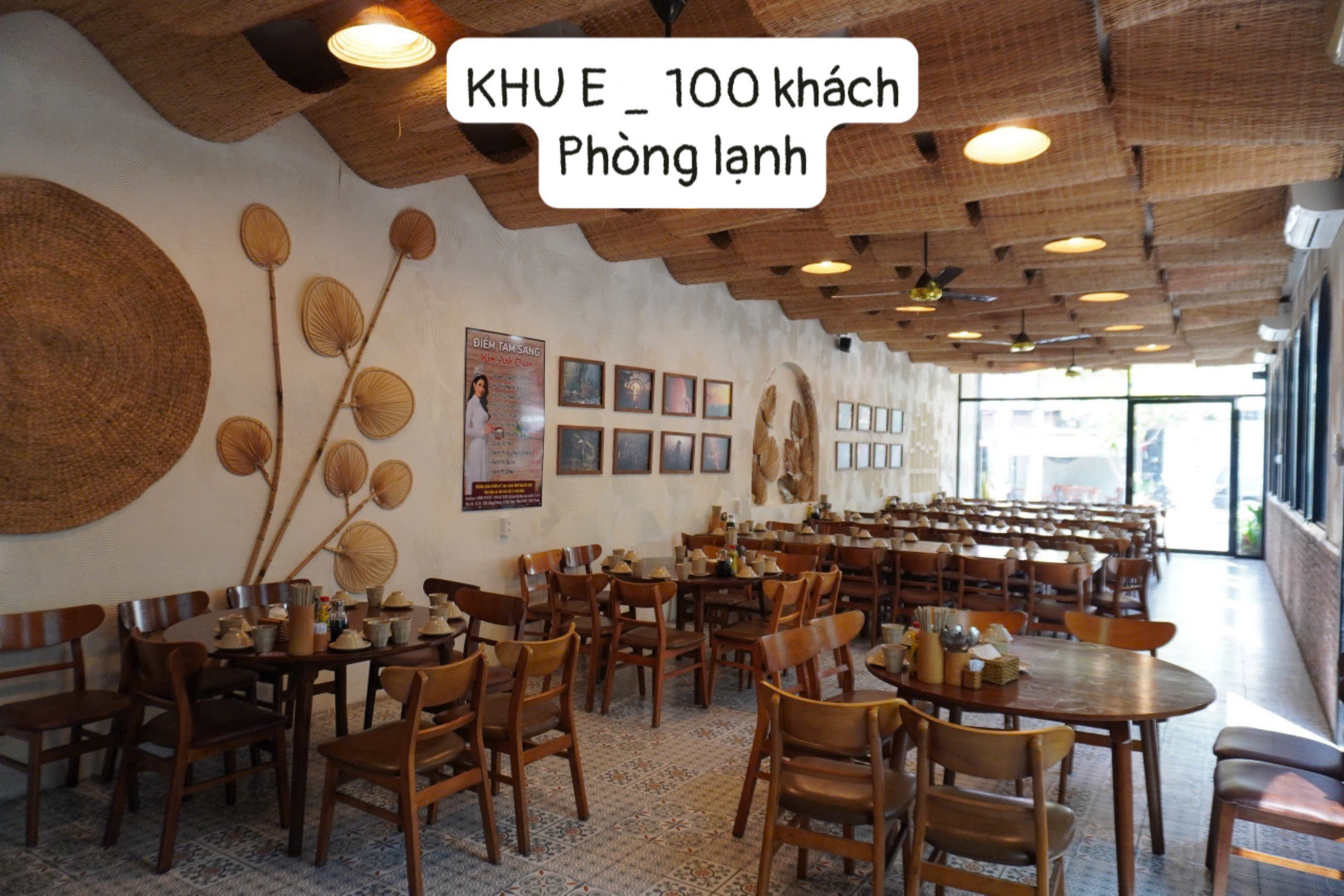 Không Gian Phòng Lạnh Rộng Rãi, Sức Chứa 100 Khách – Lựa Chọn Lý Tưởng Cho Đoàn Đông Tại Kim Anh Quán 2 Không Gian Phòng Lạnh Rộng Rãi, Sức Chứa 100 Khách – Lựa Chọn Lý Tưởng Cho Đoàn Đông Tại Kim Anh Quán